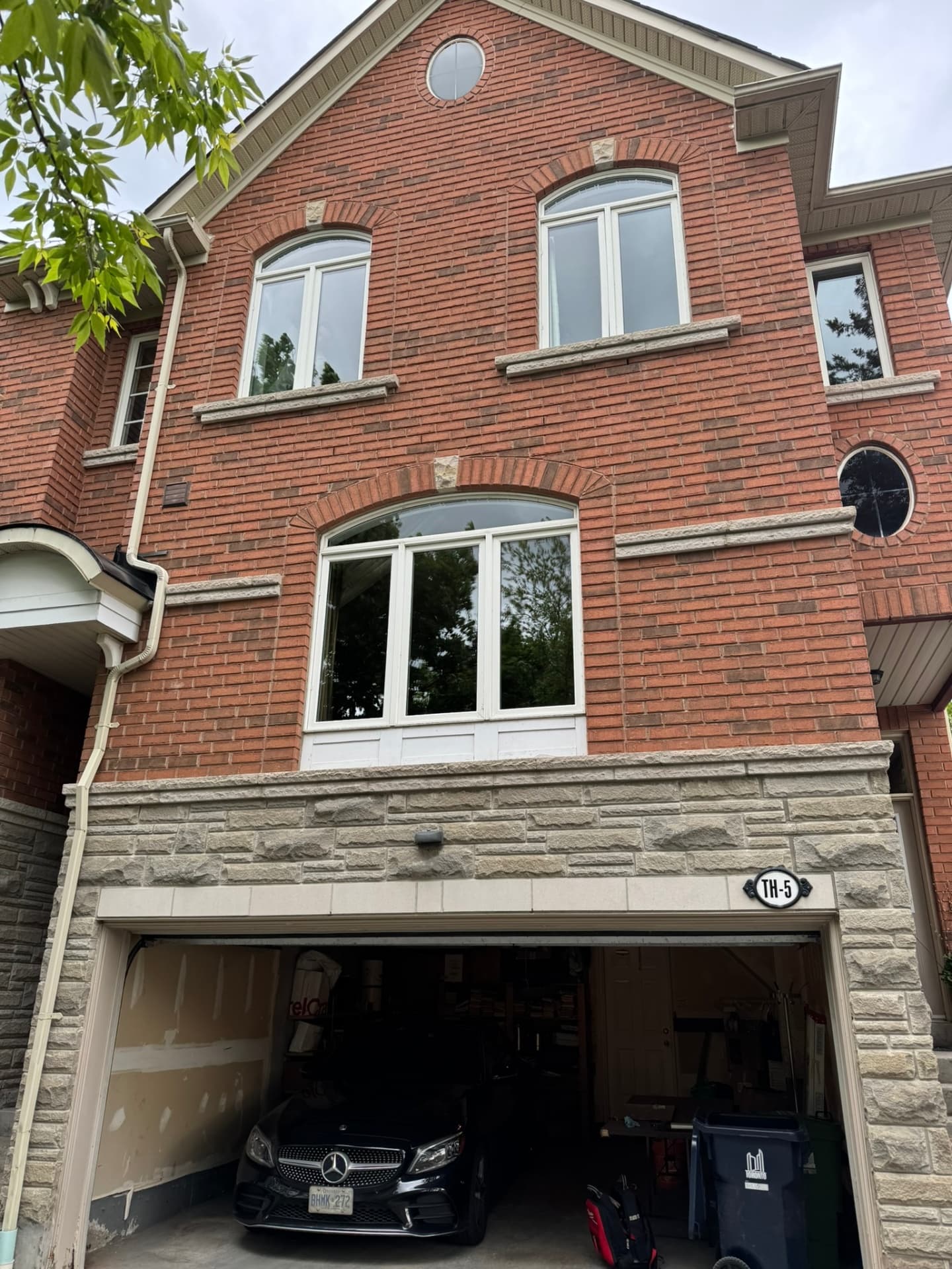 7-Townhouse Full Glass Replacement in Toronto, Ontario